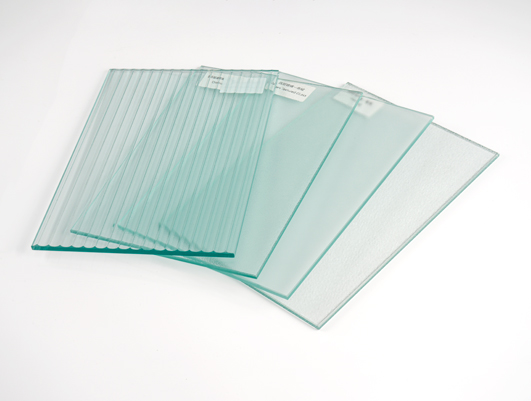 Glas met een patroon